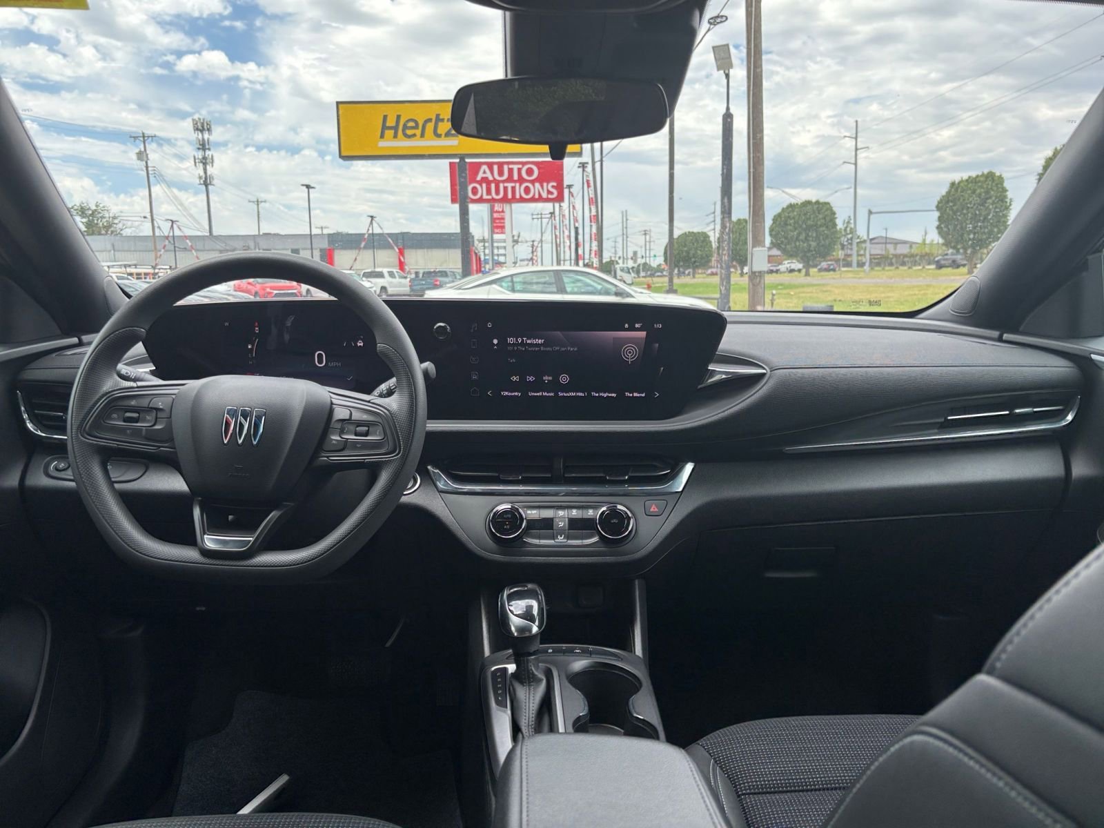 Used 2025 Buick Envista Preferred FWD image 32