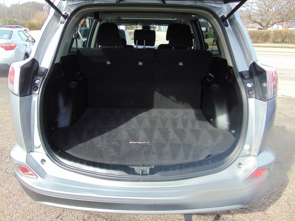 Used 2018 Toyota RAV4 XLE w/ Plus Extra Value Package image 34