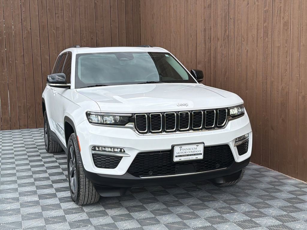 Used 2024 Jeep Grand Cherokee Limited 4xe w/ Luxury Tech Group II image 14