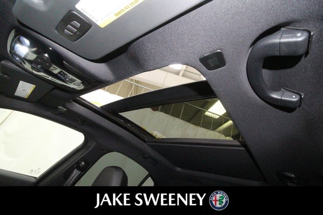 Used 2022 Alfa Romeo Stelvio Sprint image 19
