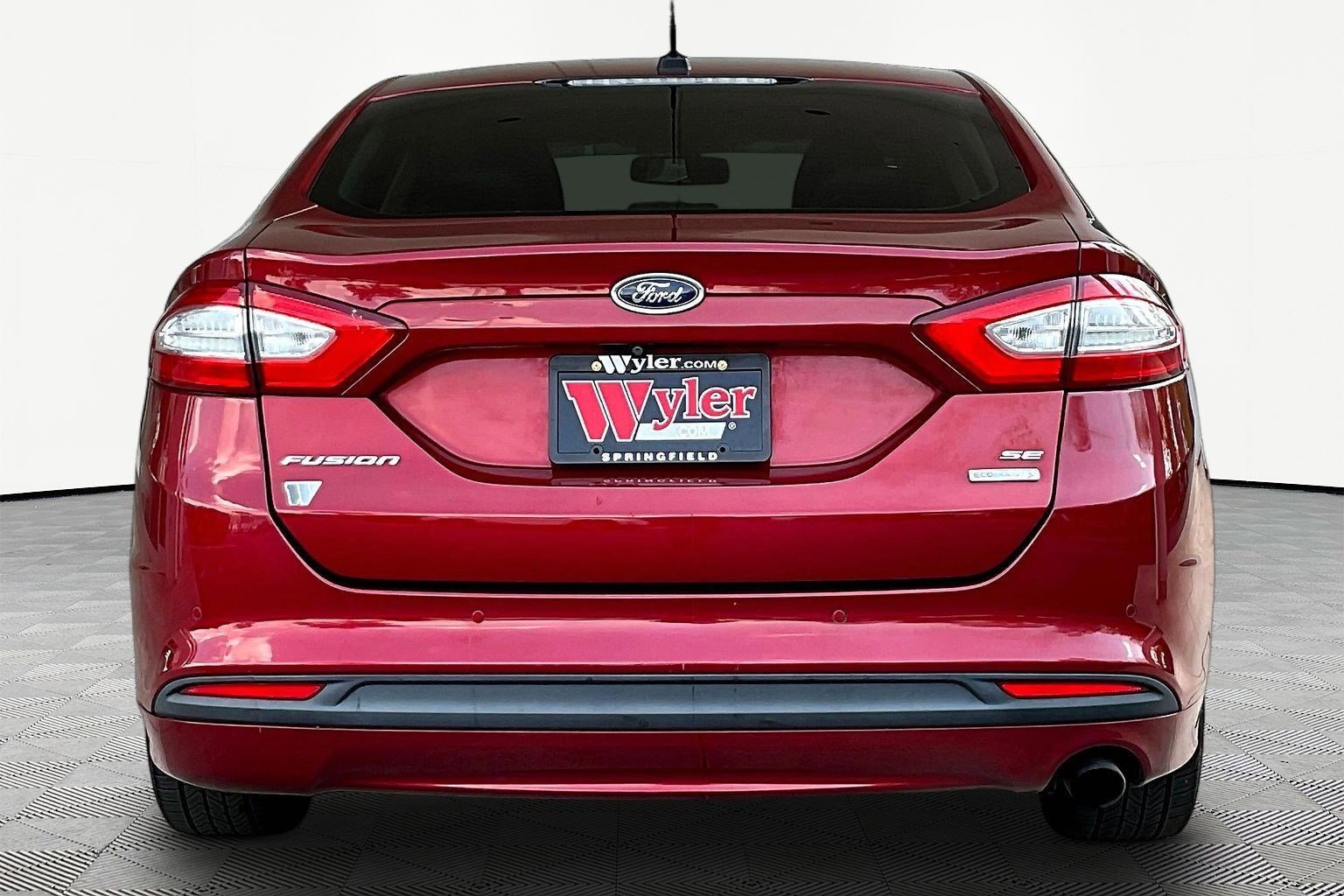 Used 2016 Ford Fusion SE w/ Equipment Group 202A FWD image 5