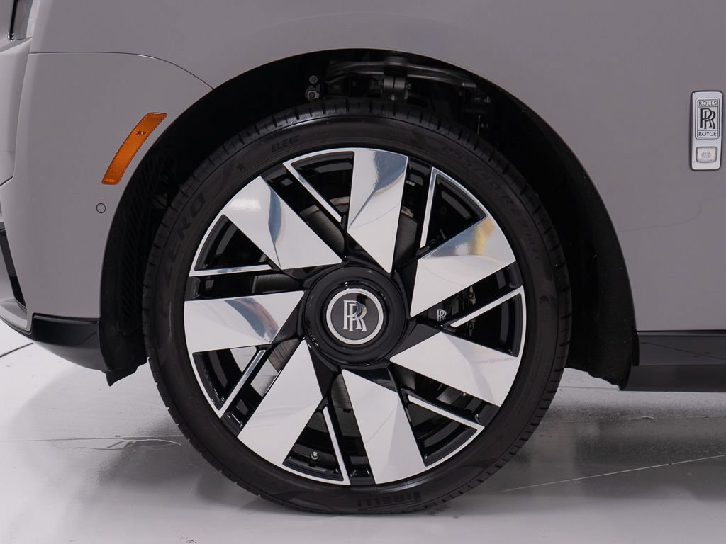 Certified 2026 Rolls-Royce Cullinan AWD/4WD image 47
