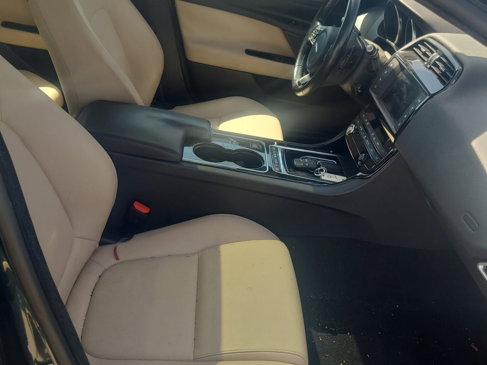 Used 2017 Jaguar XE Premium AWD/4WD image 11