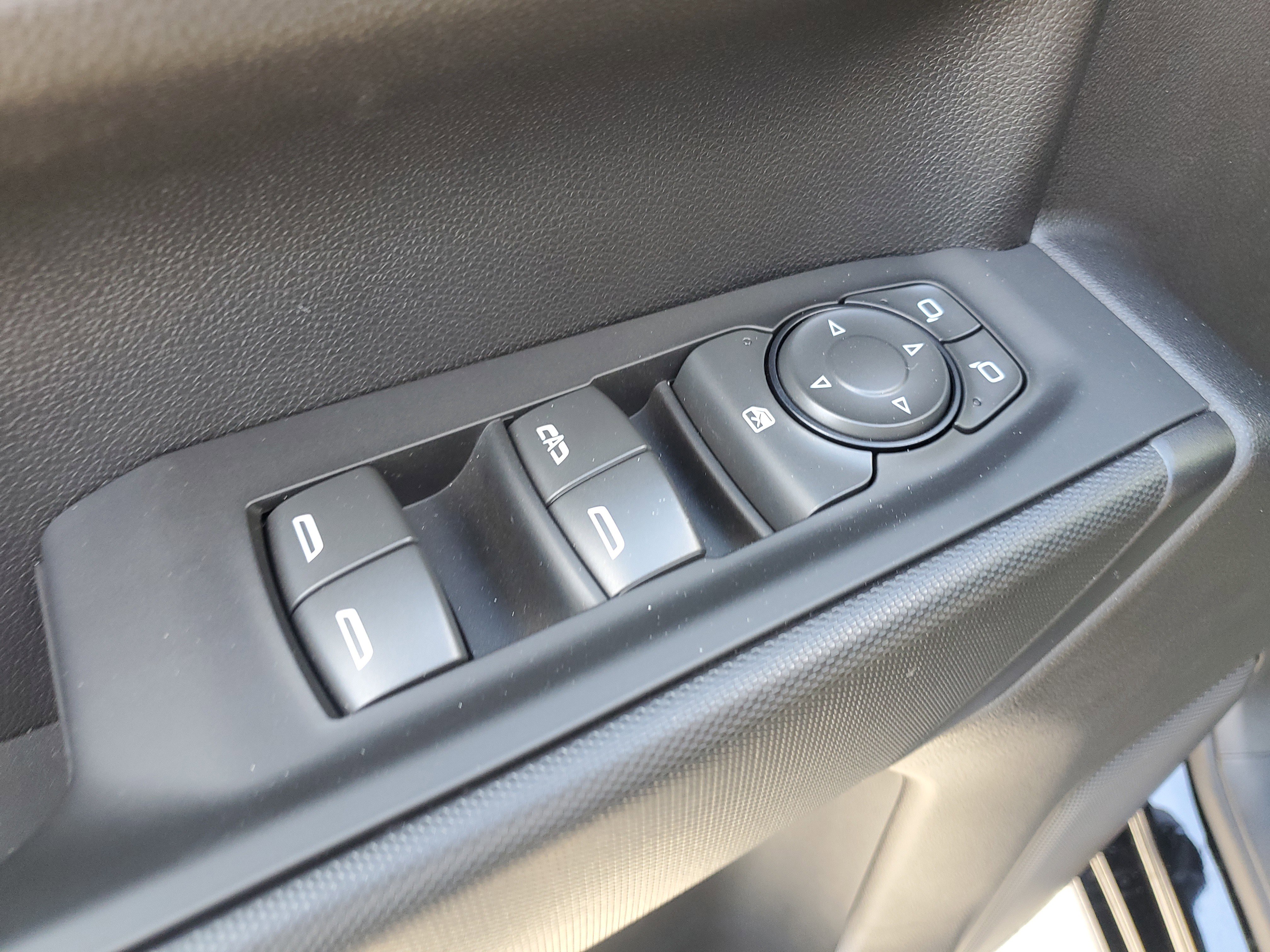 Used 2025 Chevrolet Silverado 1500 Custom image 26