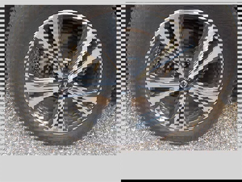 Used 2019 Nissan Rogue SV w/ Premium Package image 10