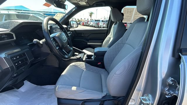 Used 2024 Toyota Tacoma SR5 AWD/4WD image 17