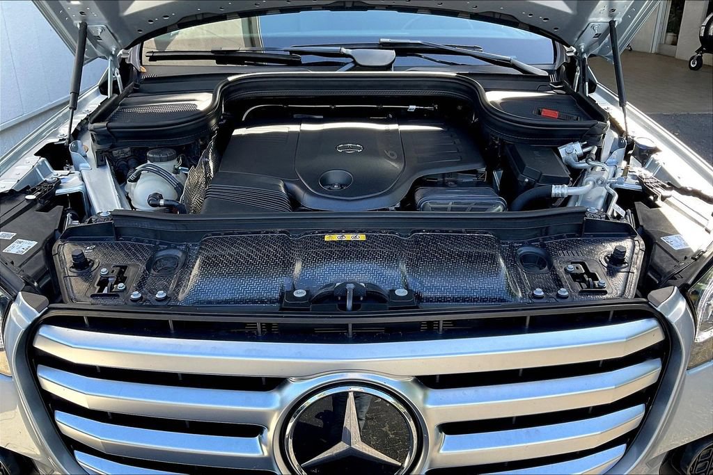 Used 2025 Mercedes-Benz GLS 450 4MATIC image 29