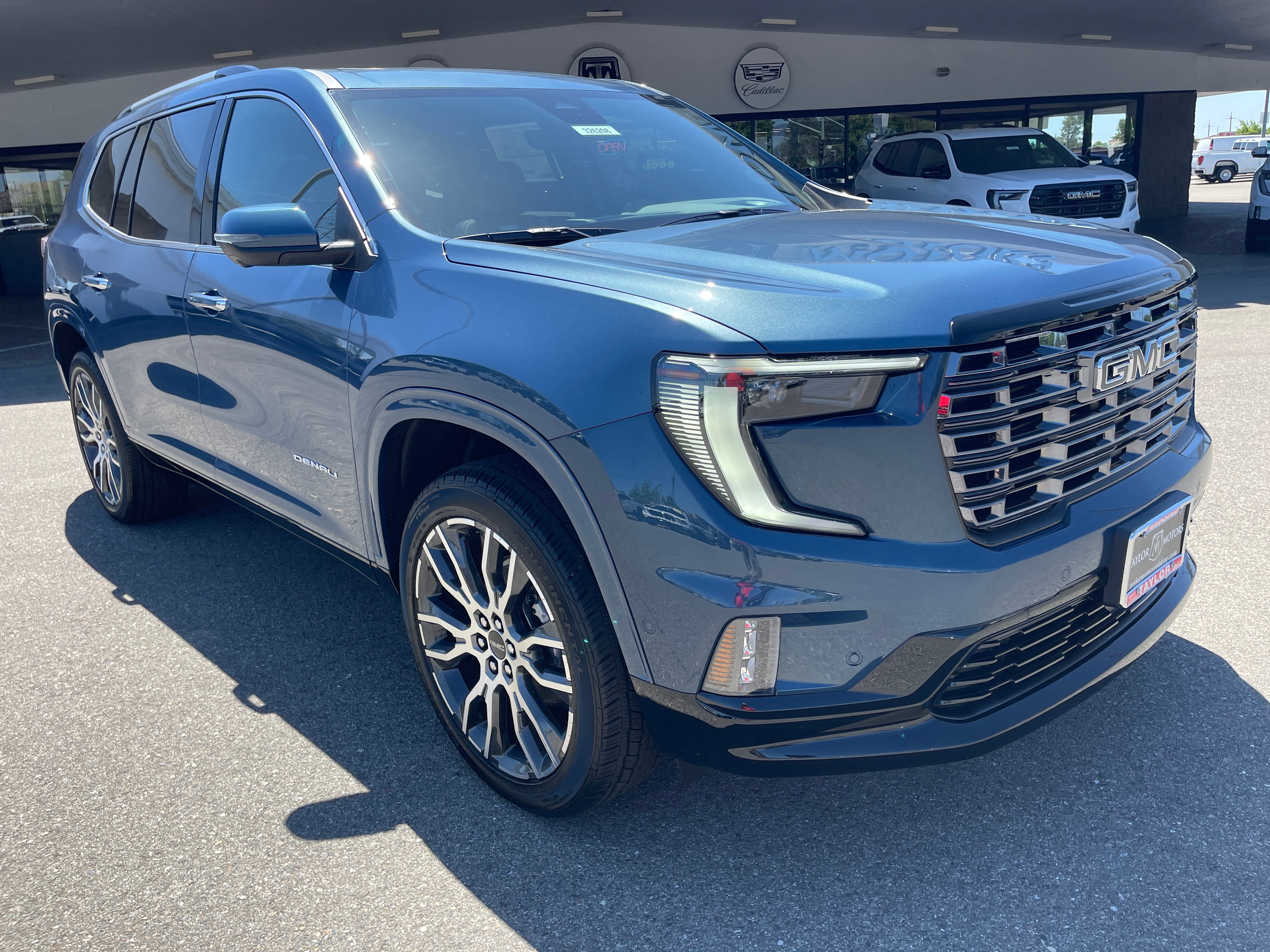 New 2026 GMC Acadia Denali Ultimate AWD/4WD image 3