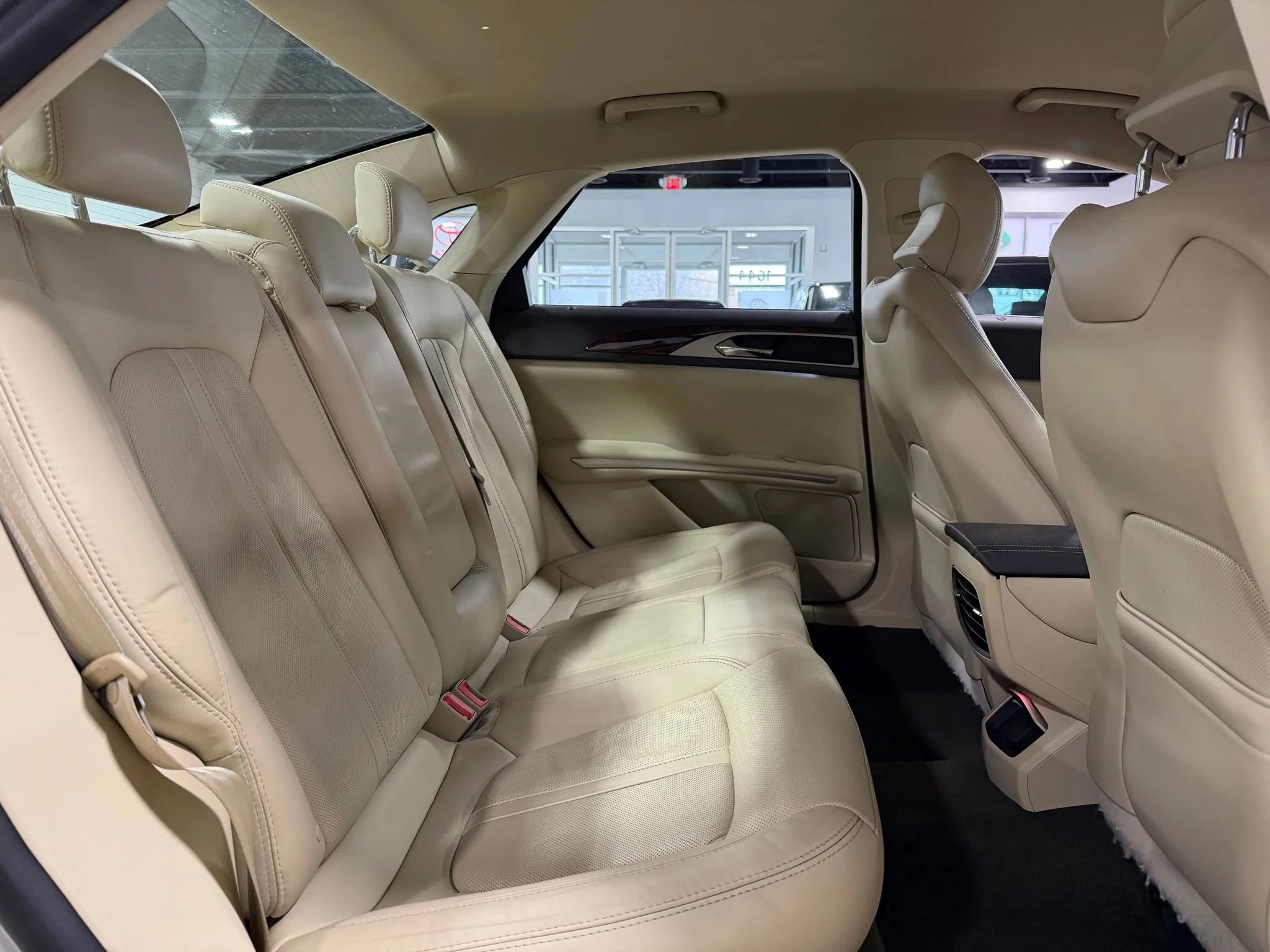 Used 2013 Lincoln MKZ image 26