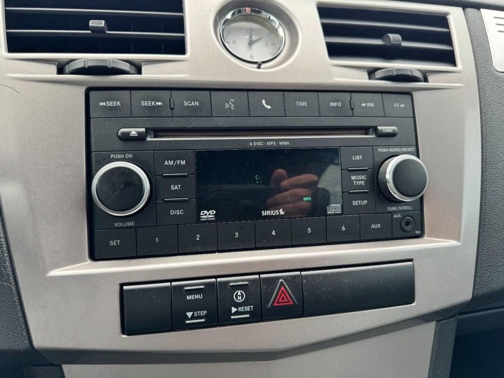 Used 2010 Chrysler Sebring Touring FWD image 16