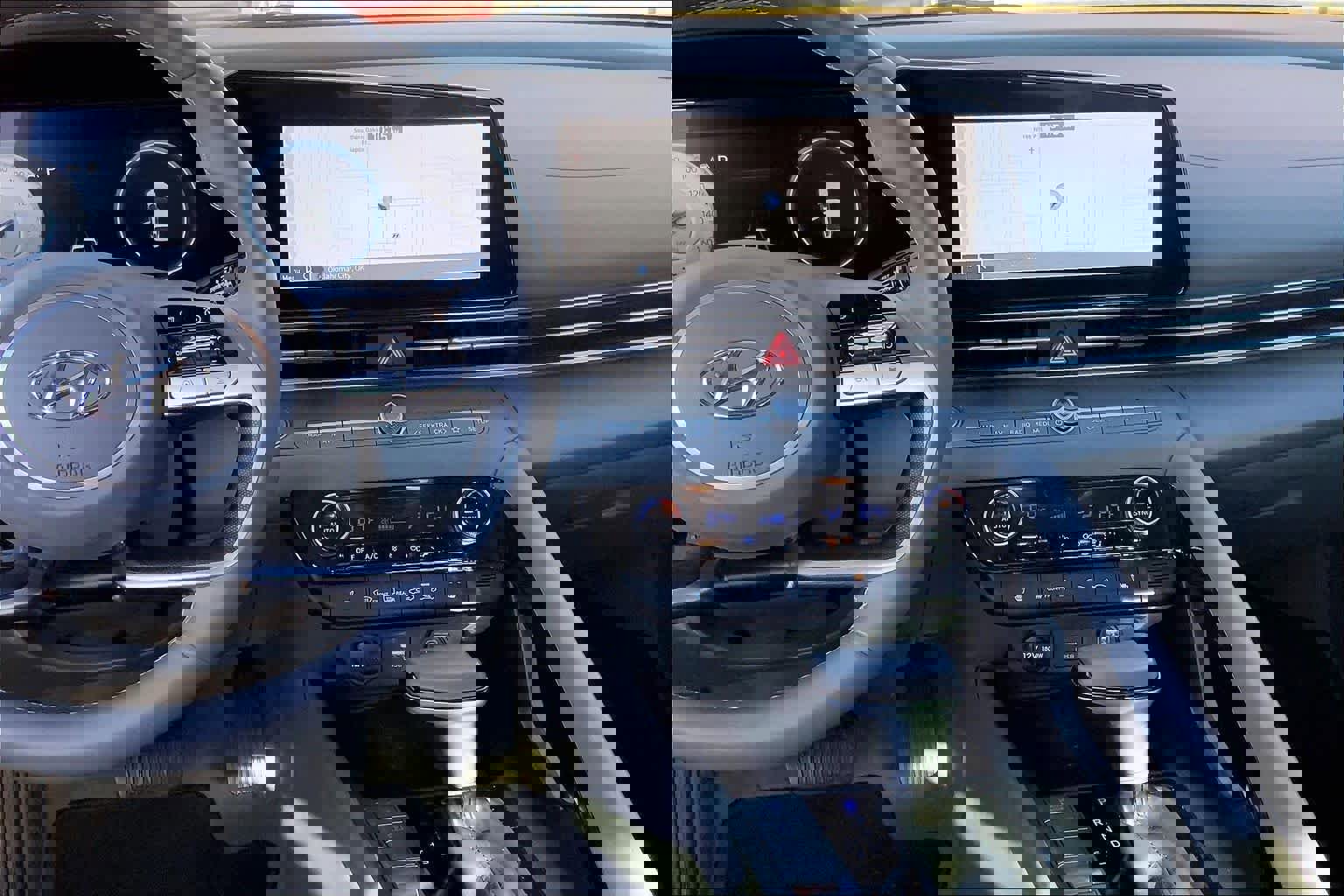 Used 2023 Hyundai Elantra SEL w/ Convenience Package image 6