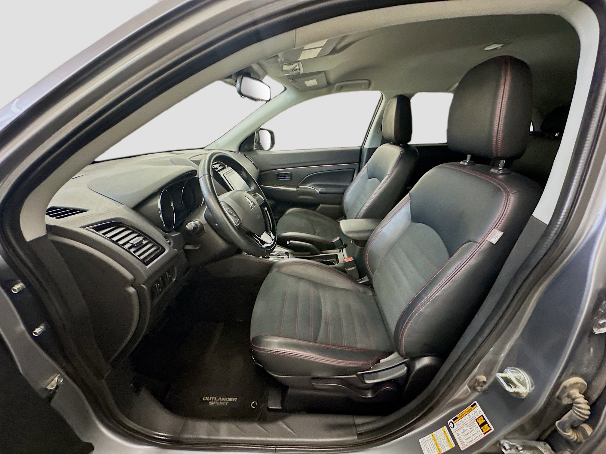 Used 2024 Mitsubishi Outlander Sport SE image 13