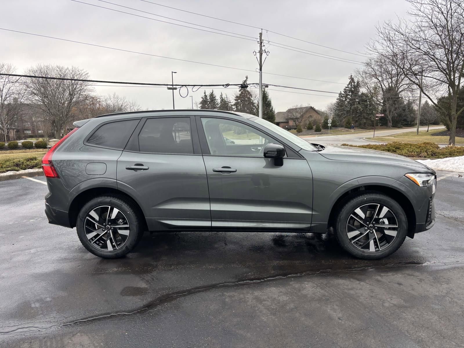 New 2026 Volvo XC60 B5 Plus w/ Protection Package Premier image 8