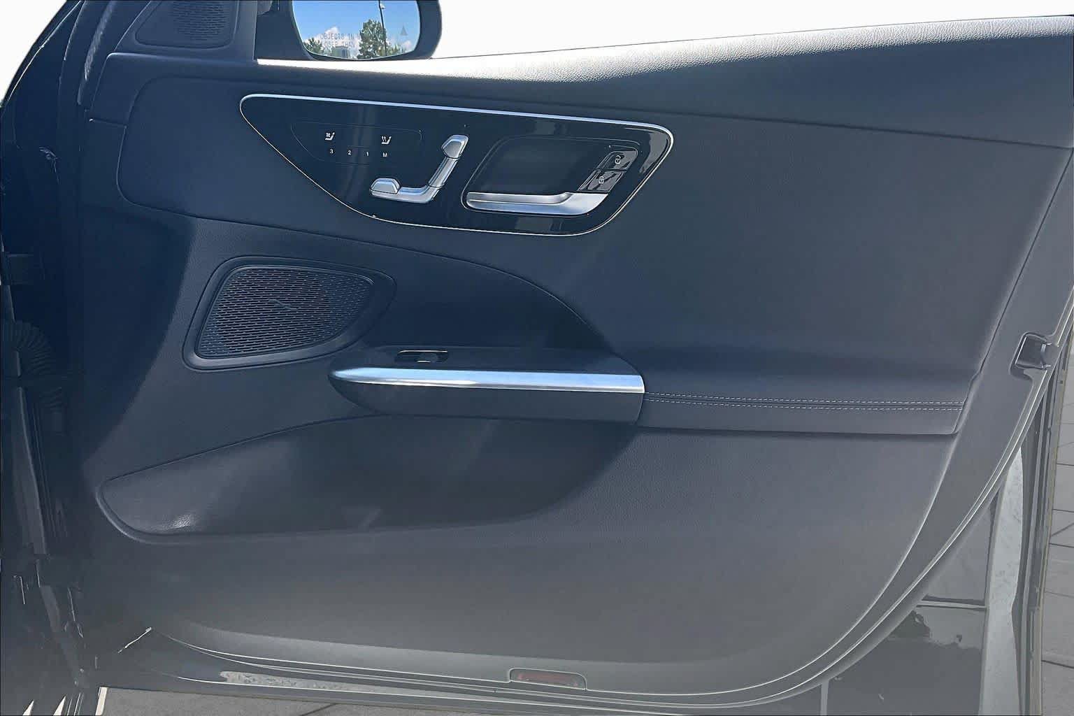 Used 2022 Mercedes-Benz C 300 Sedan image 22