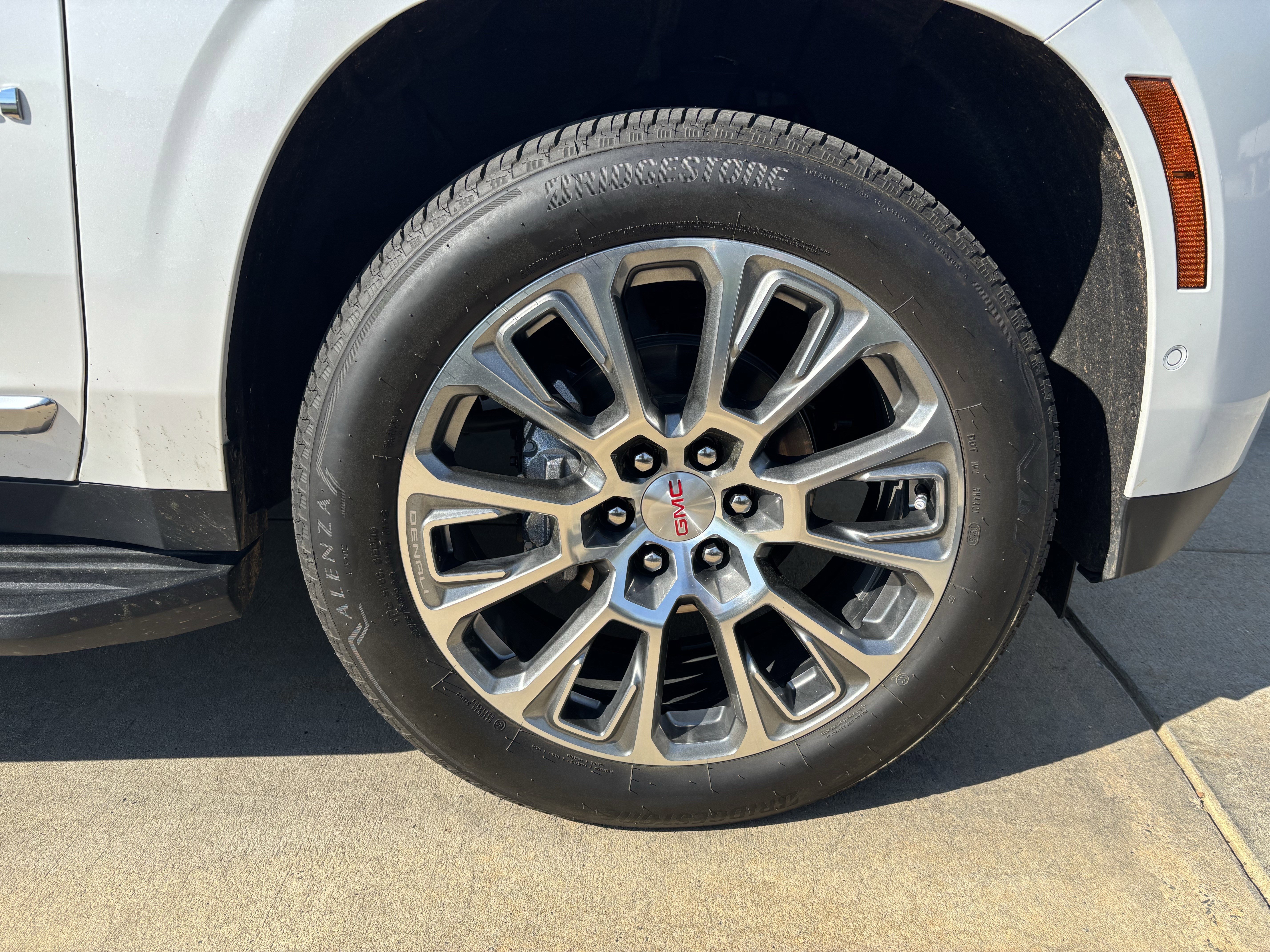 Used 2025 GMC Yukon Denali w/ LPO, Floor Liner Package image 13