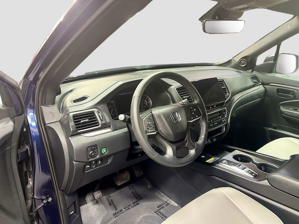 Used 2025 Honda Passport EX-L image 9