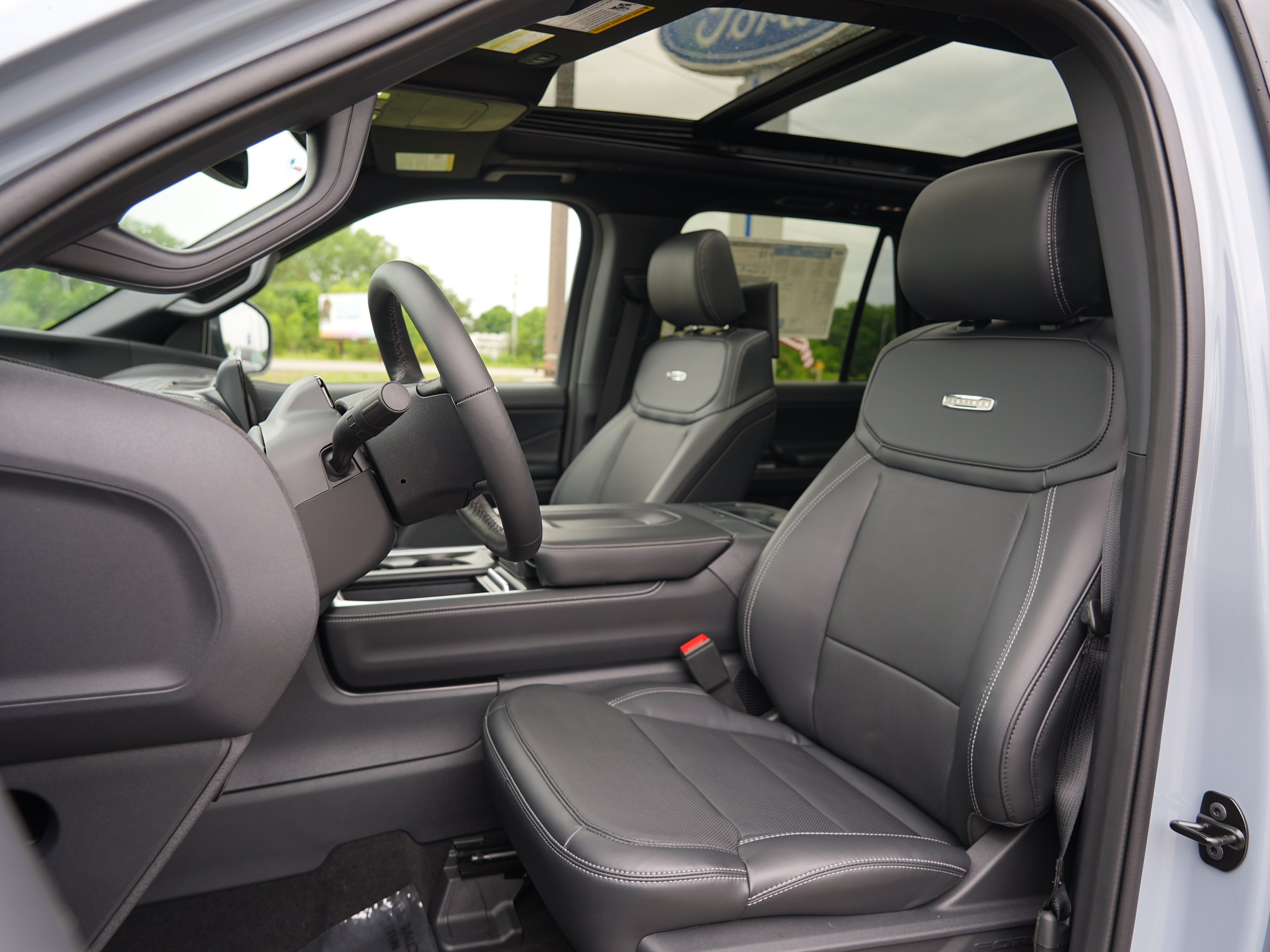 New 2026 Ford Expedition Max Platinum w/ Stealth Performance Package AWD/4WD image 14