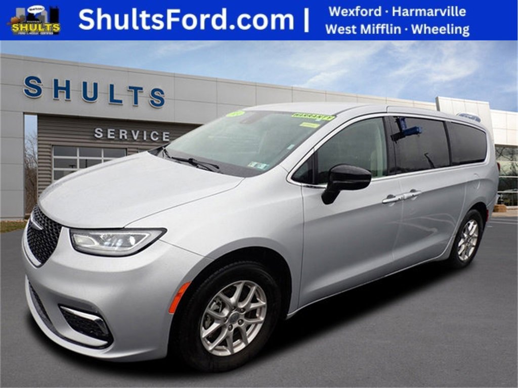 Used 2024 Chrysler Pacifica Touring-L
