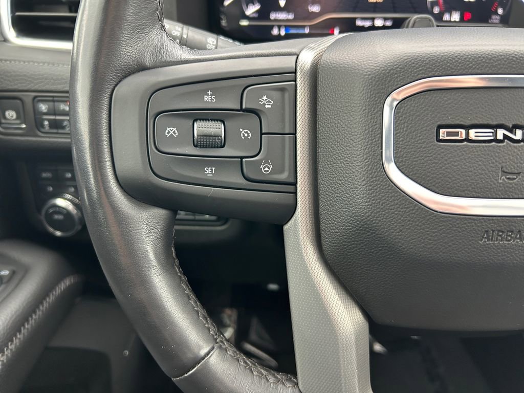 Used 2024 GMC Yukon XL Denali w/ Advanced Technology Package image 17