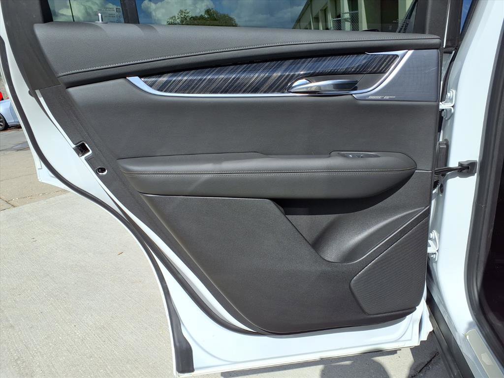 Certified 2024 Cadillac XT6 Premium Luxury image 17