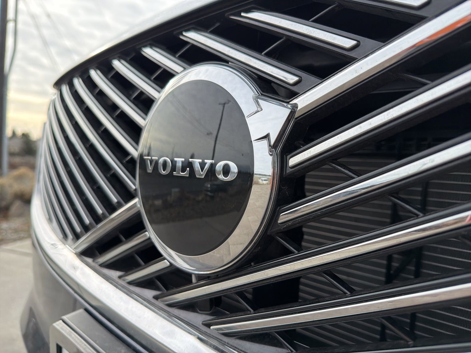 New 2026 Volvo XC90 B6 Core w/ Protection Package Premier image 8