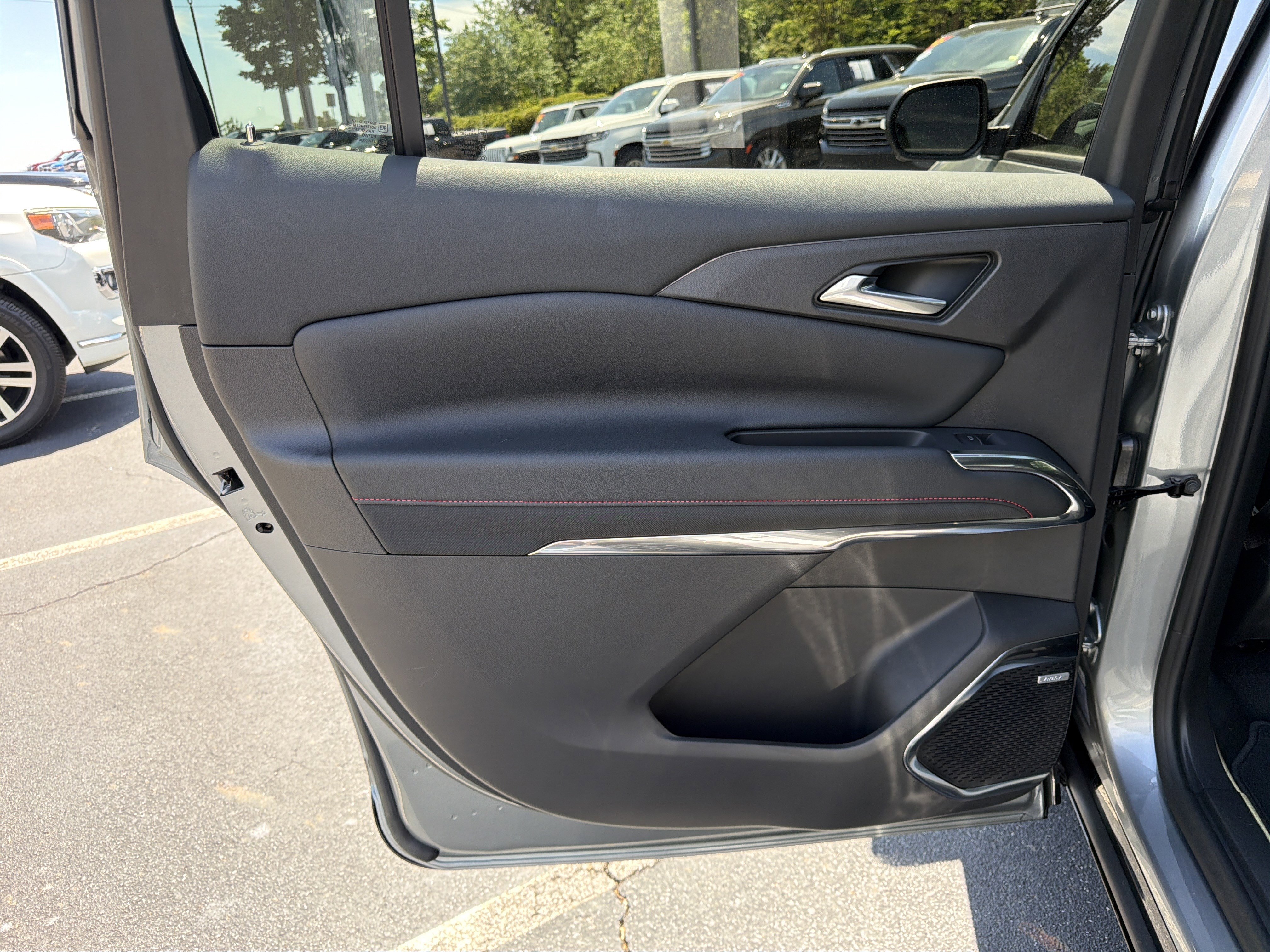 Used 2026 Chevrolet Traverse RS FWD image 23