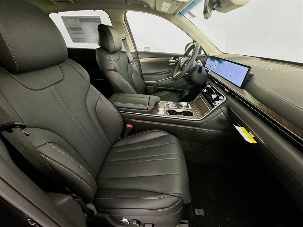 Certified 2025 Genesis GV80 2.5T Advanced image 29