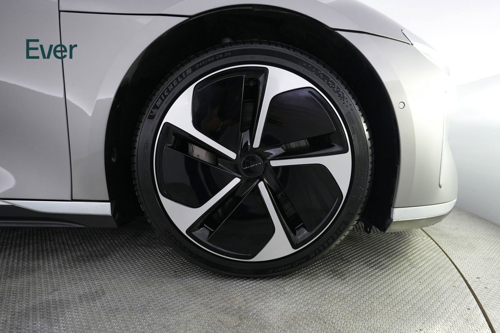 Used 2023 Lucid Air Touring image 19