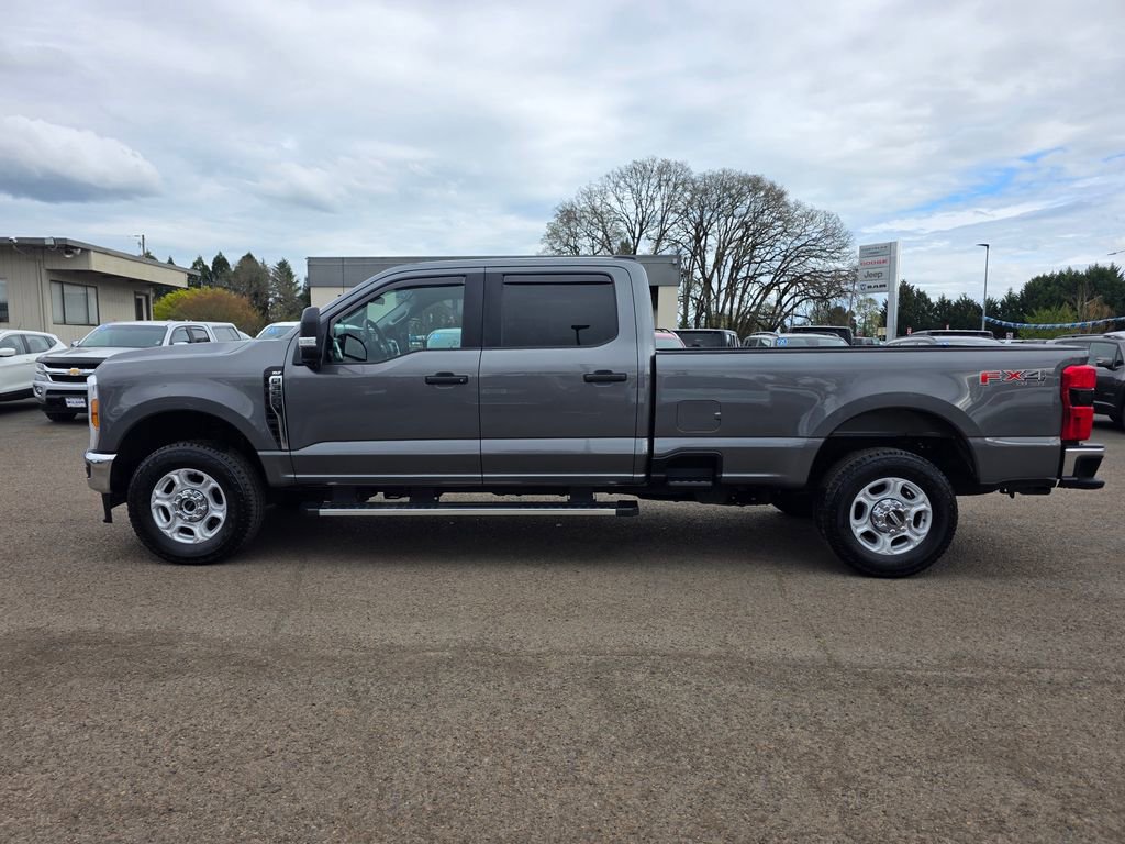 Used 2025 Ford F350 XLT w/ 360-Degree Camera Package image 30
