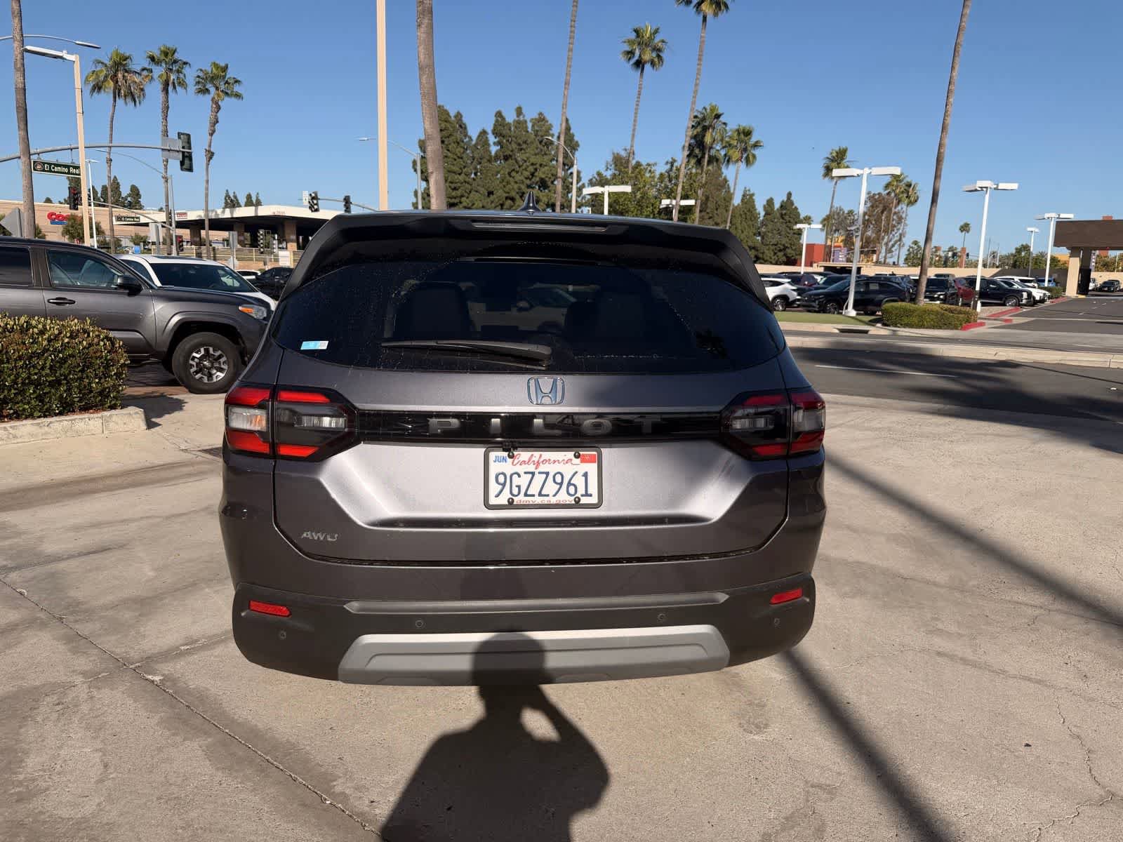 Used 2023 Honda Pilot EX-L image 4