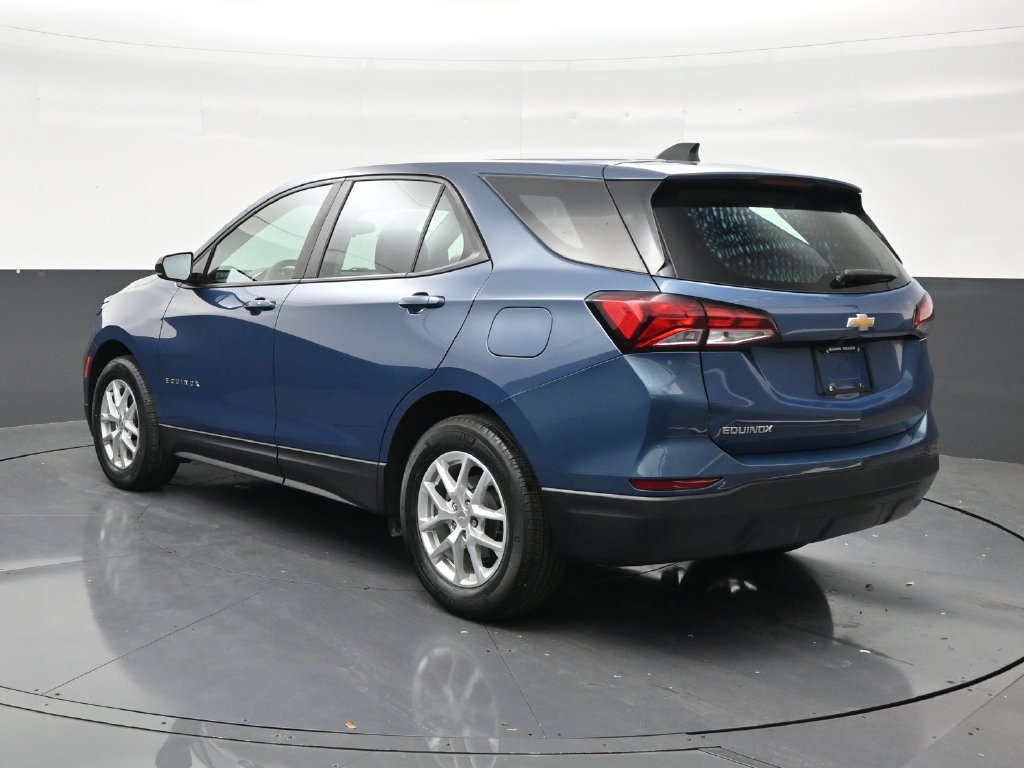 Used 2024 Chevrolet Equinox LS FWD image 3
