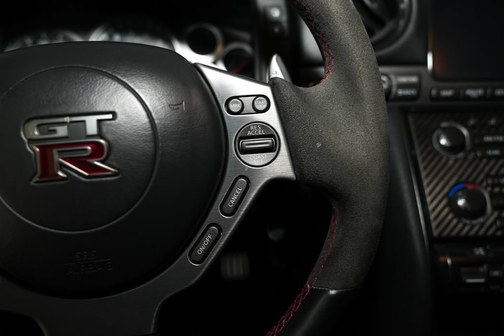 Used 2016 Nissan GT-R Premium AWD/4WD image 45