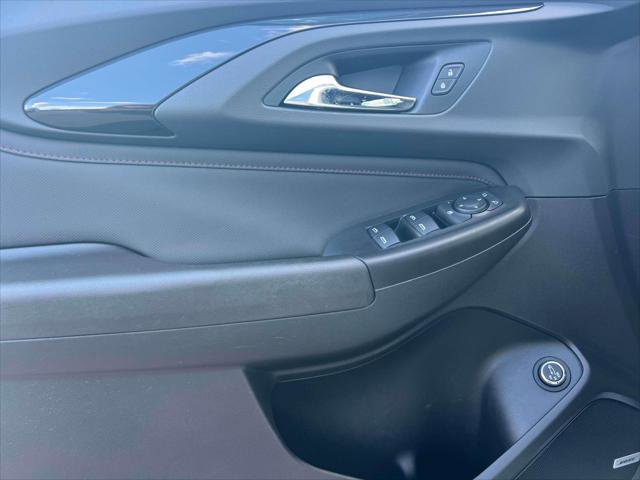 Used 2021 Chevrolet TrailBlazer RS w/ Sun and Liftgate Package image 11