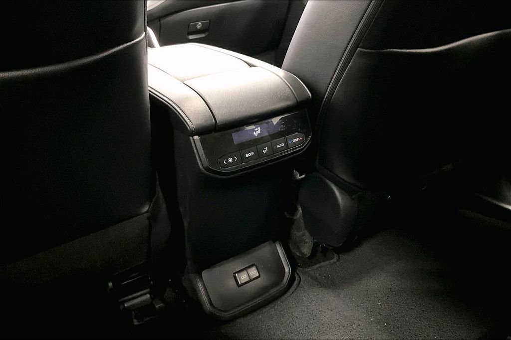 Used 2024 Toyota Highlander XLE image 31