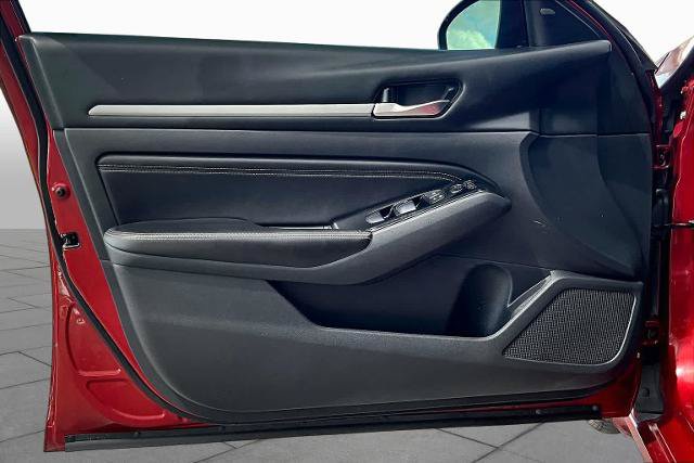 Certified 2022 Nissan Altima 2.5 SV w/ SV Premium Package FWD image 22