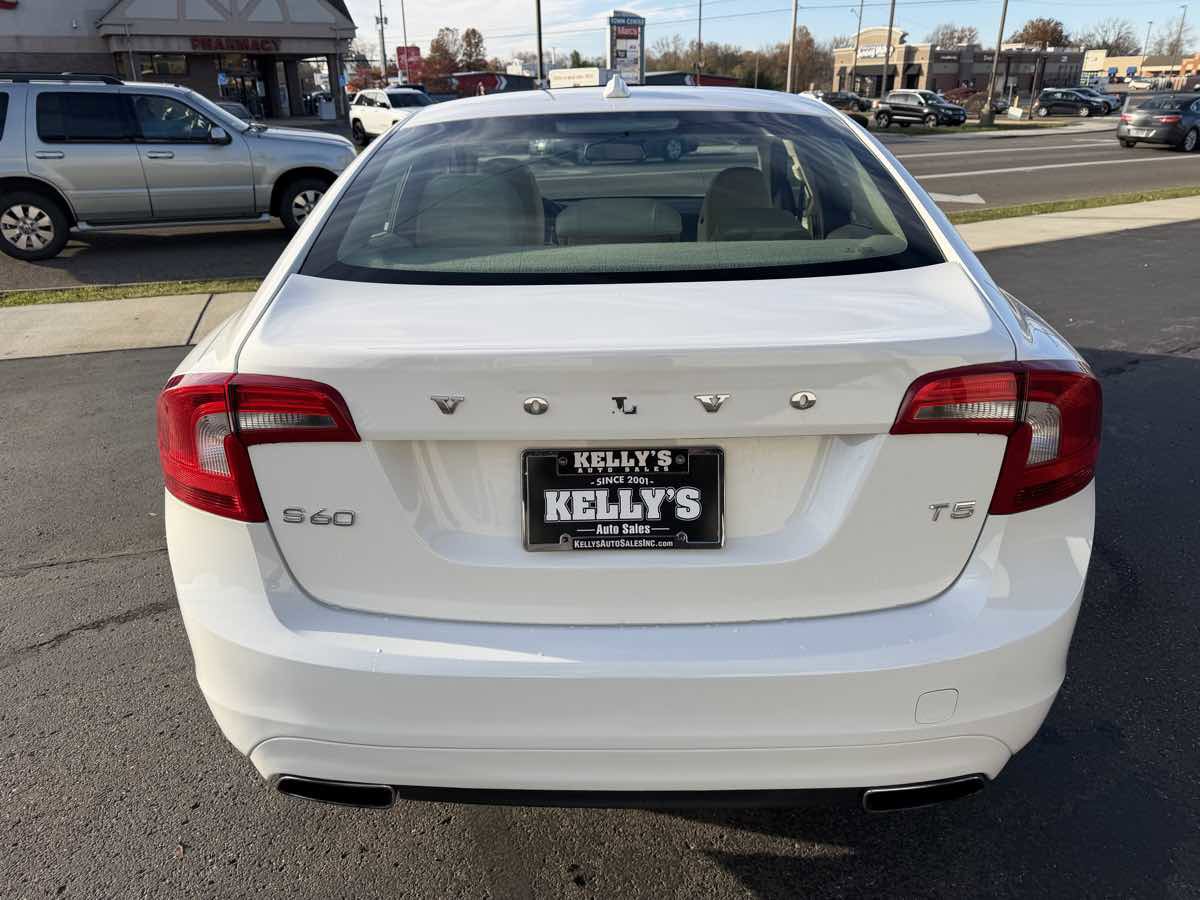 Used 2014 Volvo S60 T5 image 4