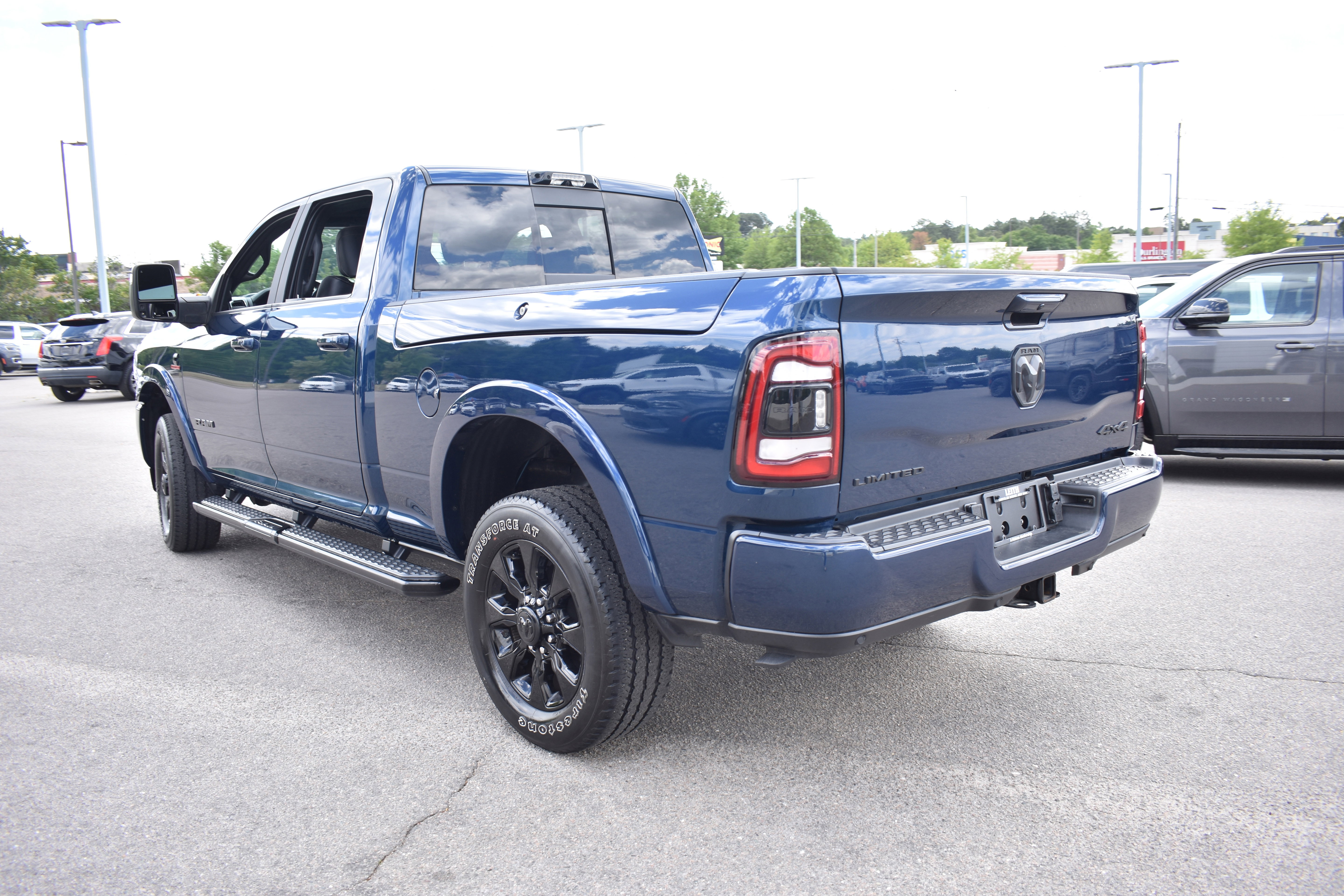 Used 2024 RAM 2500 Limited AWD/4WD image 7