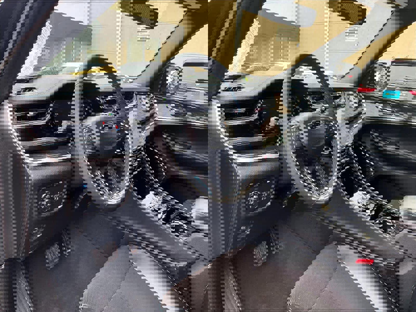 Used 2023 Jeep Grand Cherokee Trailhawk image 8