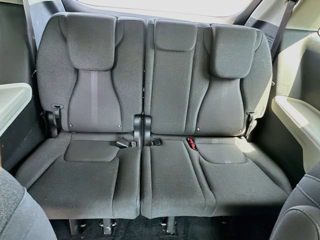 Used 2022 Kia Carnival LX FWD image 27