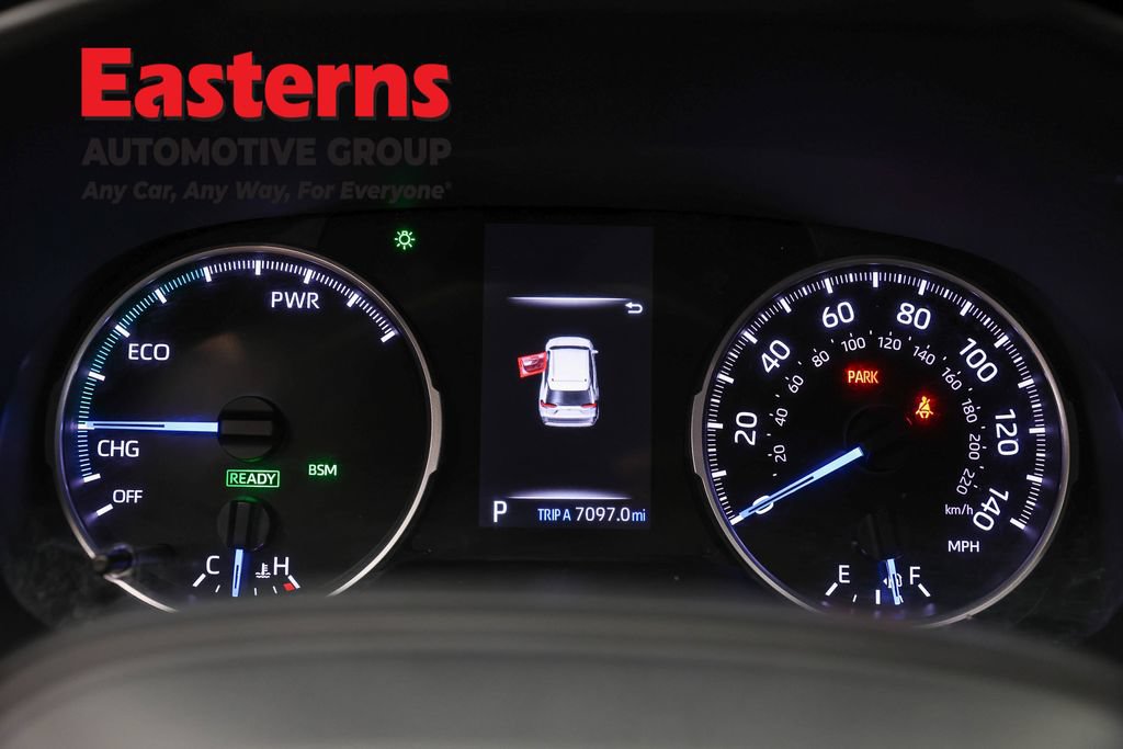 Used 2022 Toyota RAV4 XLE AWD/4WD image 18