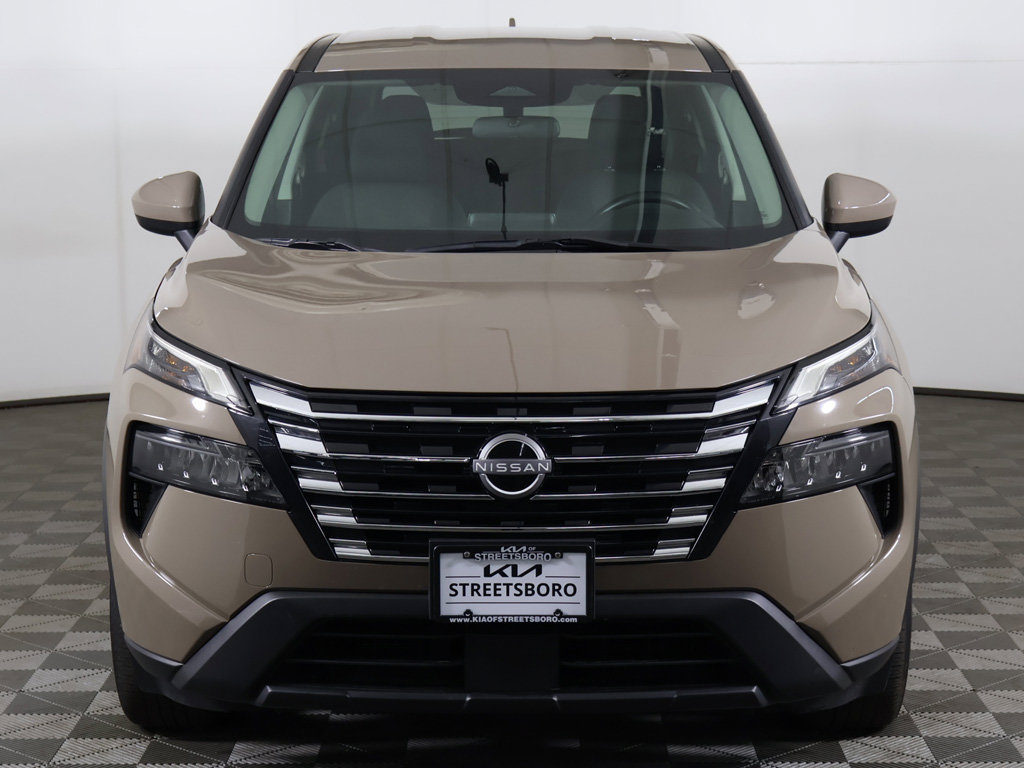 Used 2024 Nissan Rogue SV AWD/4WD image 9