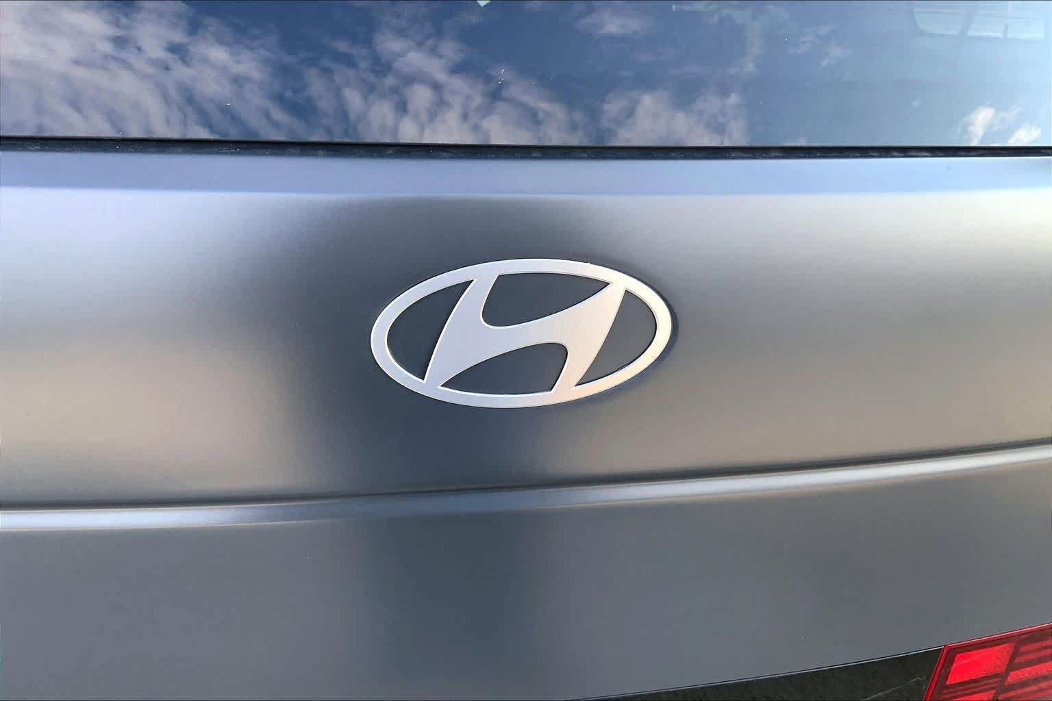 Certified 2024 Hyundai Santa Fe Limited FWD image 32