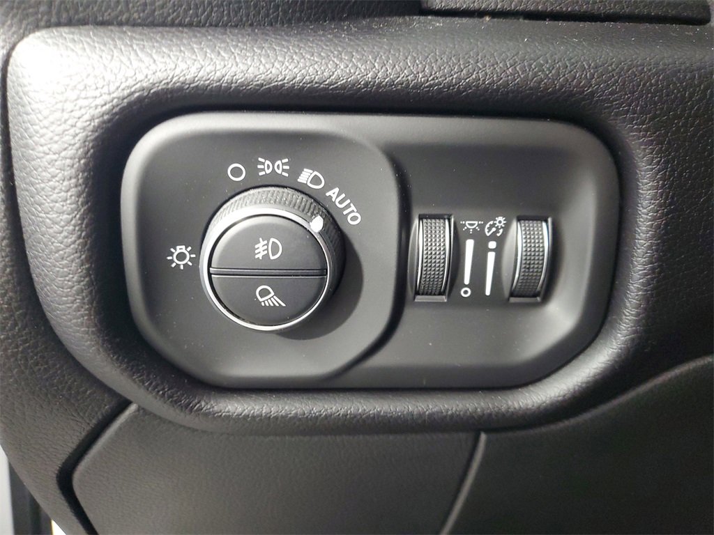 Used 2021 RAM 2500 Laramie w/ Night Edition image 13