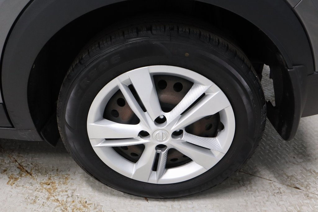 Used 2020 Nissan Kicks S image 19