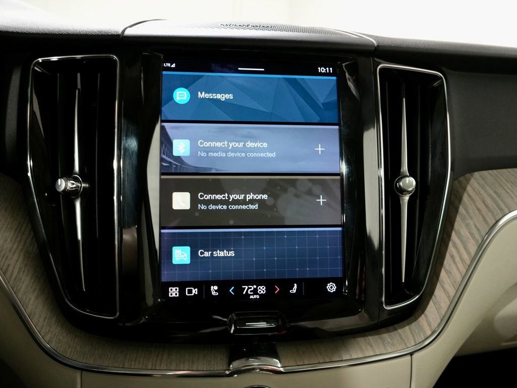 Used 2023 Volvo XC60 B5 Plus w/ Climate Package image 17