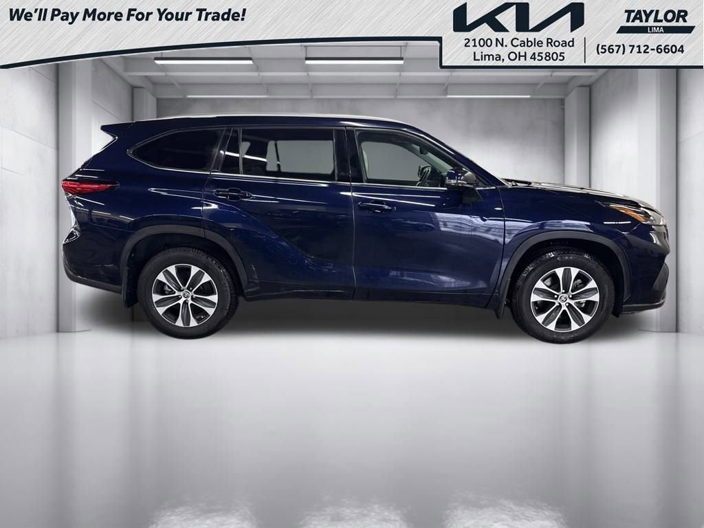 Used 2022 Toyota Highlander XLE image 4