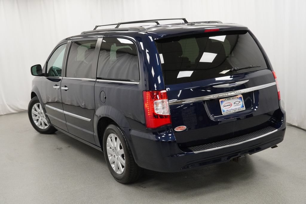 Used 2016 Chrysler Town & Country Touring w/ Driver Convenience Group FWD image 28