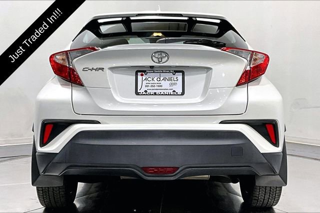 Used 2018 Toyota C-HR XLE FWD image 4