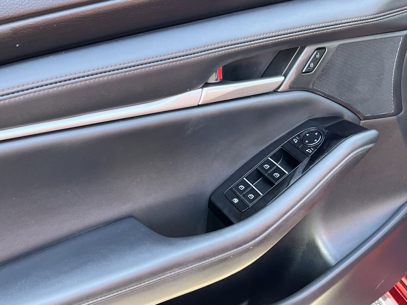 Used 2025 MAZDA MAZDA3 s image 15