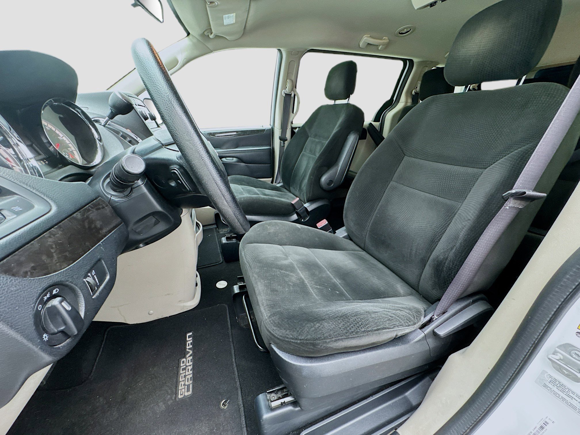 Used 2016 Dodge Grand Caravan SE w/ Quick Order Package 29E SE image 17